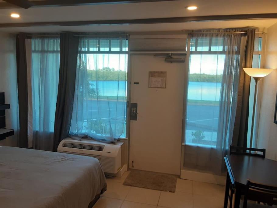 River Delight,Studio109, Beach & Pool Steps Away + Wifi 러스킨 외부 사진