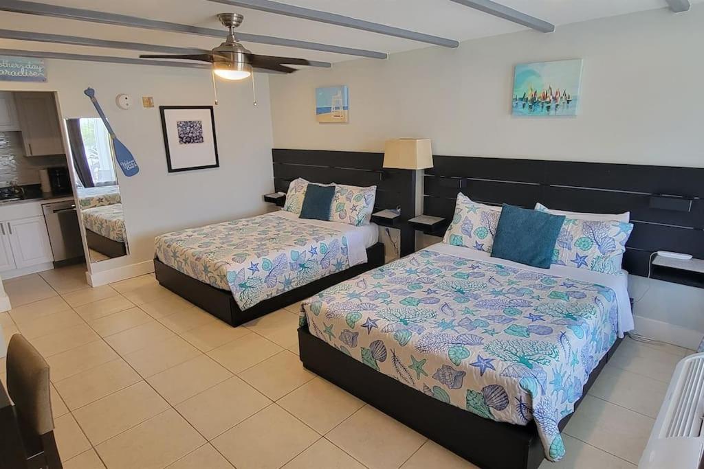 River Delight,Studio109, Beach & Pool Steps Away + Wifi 러스킨 외부 사진