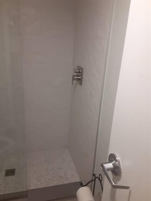 River Delight,Studio109, Beach & Pool Steps Away + Wifi 러스킨 외부 사진