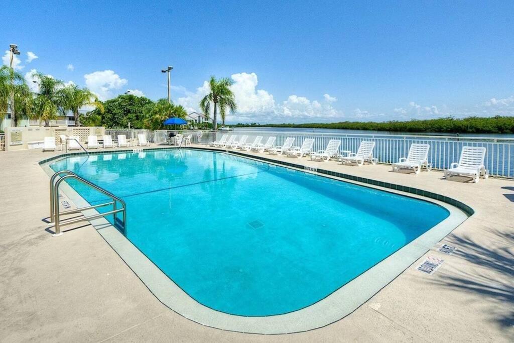 River Delight,Studio109, Beach & Pool Steps Away + Wifi 러스킨 외부 사진